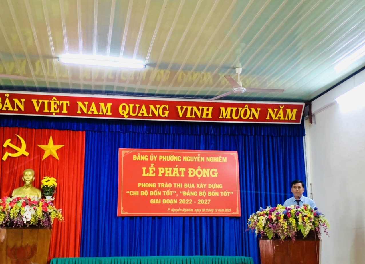 Đảng ủy Phường Nguyễn Nghiêm trao huy hiệu Đảng đợt 07/11/2022 và phát động phong trào thi đua xây dựng “Chi bộ 4 tốt”, “Đảng bộ 4 tốt”