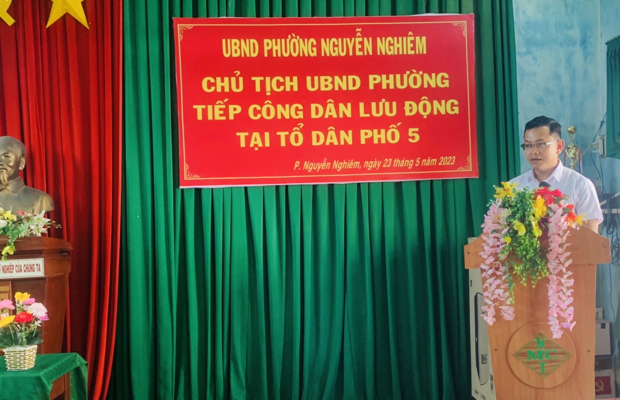 Chủ tịch UBND phường Nguyễn Nghiêm tiếp công dân lưu động tại Tổ dân phố 5